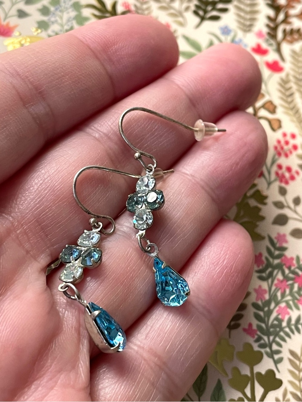 Vintage/style blue rhinestone dangle earrings teardrop romantic sparkly
